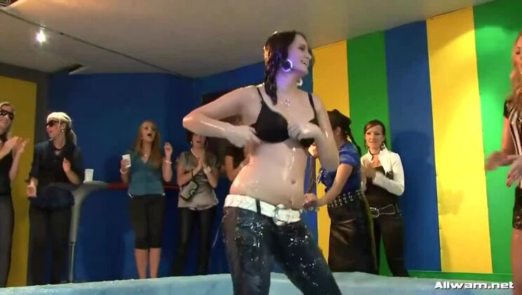 Euro Girls Go Crazy In The Action