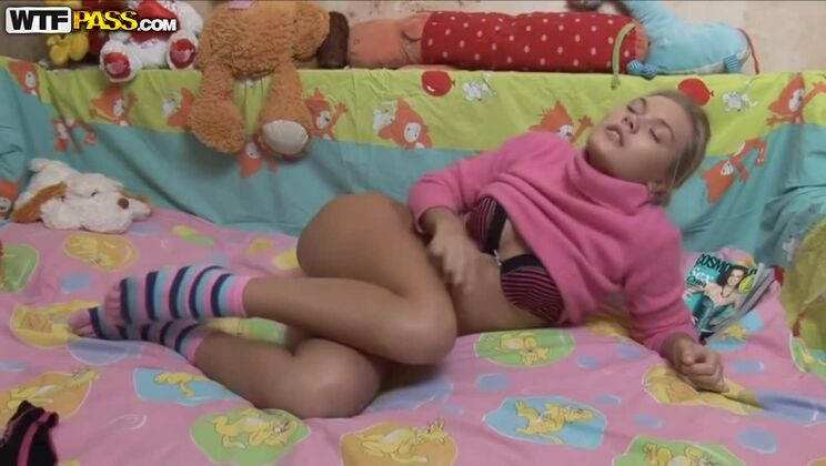 [PrivateSexTapes] -  Homemade Russian Couple Fucking with Toys - Kathleen Pitts