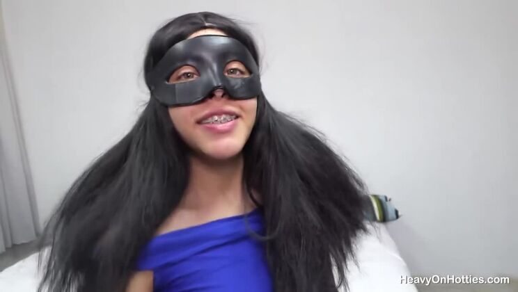 Facial With Canela Brunette