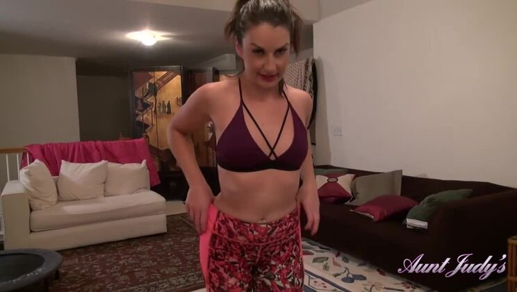 Small Tits Cindy in POV BJ