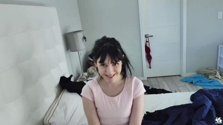 Ivy Aura's Hairy Pussy Gets Licked By Boyfriend