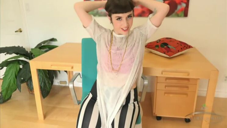 Delilah Simone Shows It All