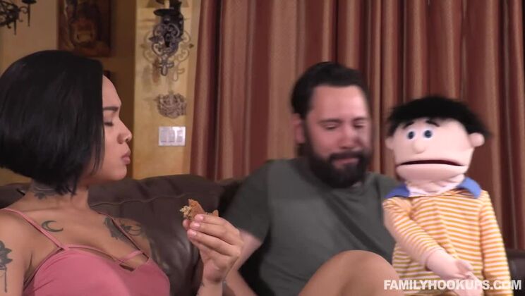 Honey Gold Takes Care of Her Fake Teen Niece