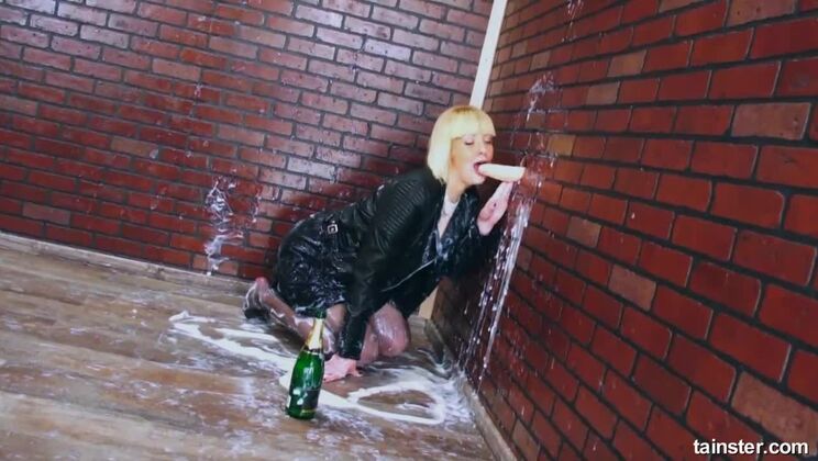 [Tainster] - Pierced And Tattooed Milf In Leather - Isabelle - caroline tosca - Marielle