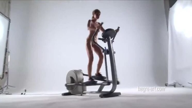 [Hegre] - Intimate Moment: Angie's Solo Crosstrainer - Dominika C