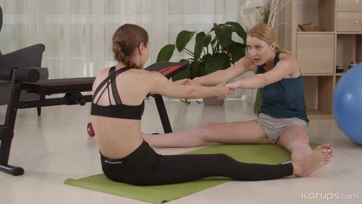 [KarupsPrivateCollection] - Lesbian Blondes Amaris And Stefanie - Amaris