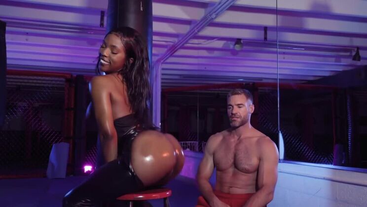 [Flixxx] - Boxing with Sexy Sarah Banks - Sarah Banks