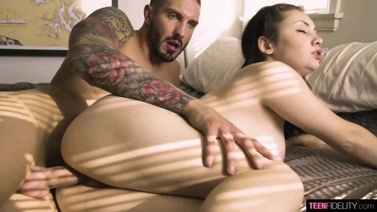 [TeenFidelity] - Brunette Beauty Lenna Lux Seduces Quinton James - Lenna Lux - Quinton James - Leena Lux