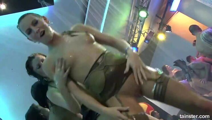 Sexy Lingerie Models In High Heels Get Freaky