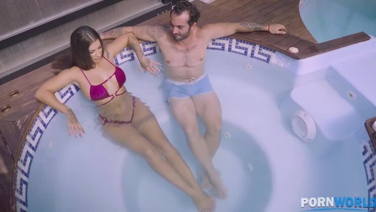 Big Tits Susy Gala Deepthroats By The Pool