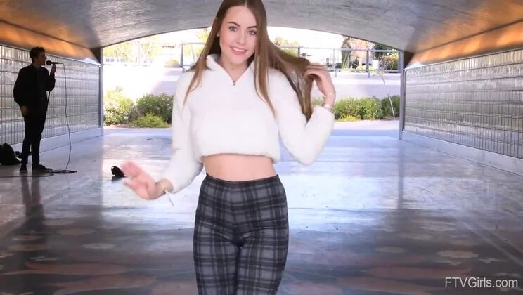 The Orgasmic World of Naomi 1