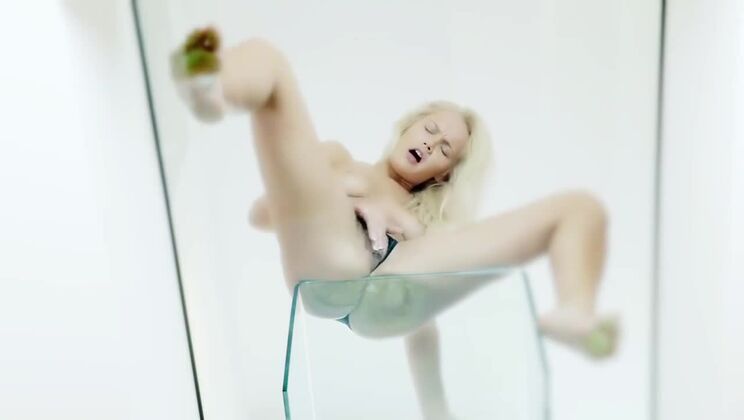 Beautiful Blonde Yeah!