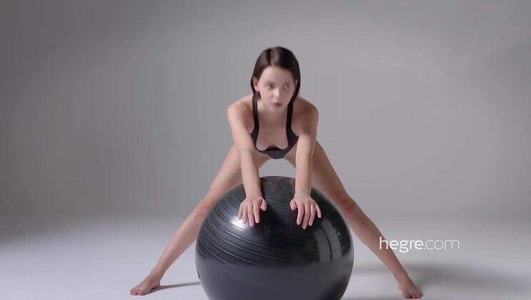 [Hegre] - Fit and Beautiful Ariel's Naked Adventure - Anna AJ - Suzie Carina