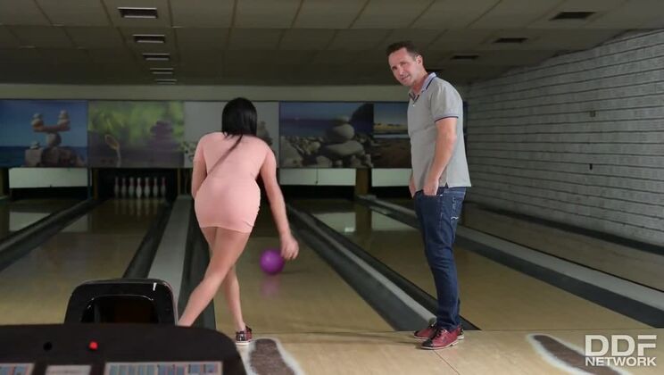 [HandsOnHardcore] - Anal Fun At The Bowling Alley With Nataly Gold And Anissa Kate