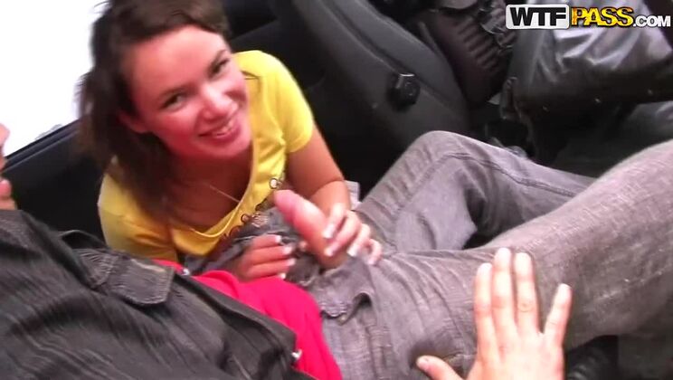 [PickupFuck] - Pierced Pussy Girl Mia Fucked Hard - Mia - Vova