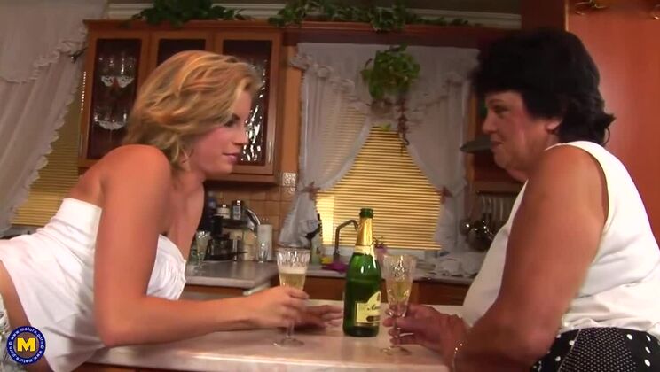 [Mature.nl] - Hot Lesbian Fucking with Ashley and Emila