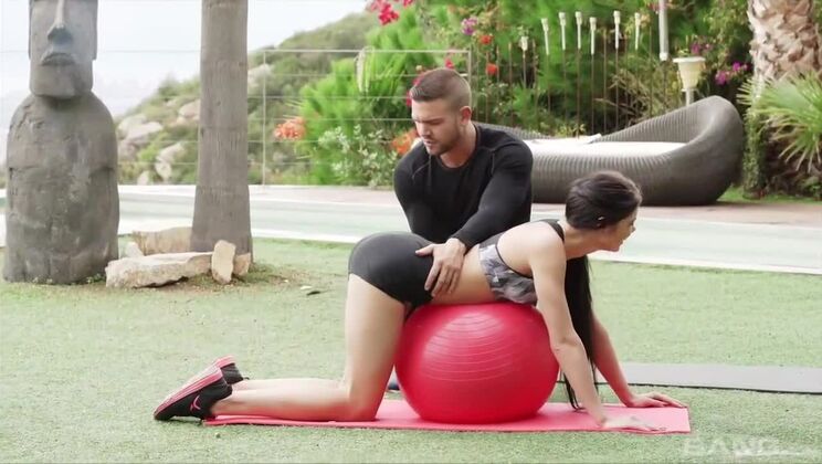 Lavana Lou Gets Her Holes Filled on the Workout Ball