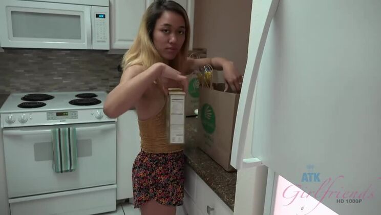 [ATKGirlfriends] - Aria Skye Fingers Herself On Hawaiian Beach - Aria Skye