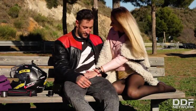 [DDFNetwork] - Katrin Tequila Outdoor Facial Revenge - Anna Thorne