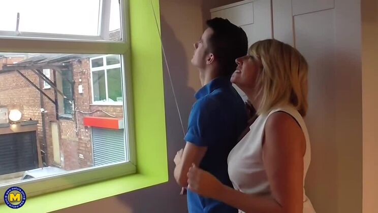 British Housewife Amy's Fucking and Sucking Adventure