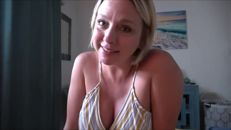 [MomComesFirst] - Brianna Beach - Big Ass Beach MILF - Brianna Beach