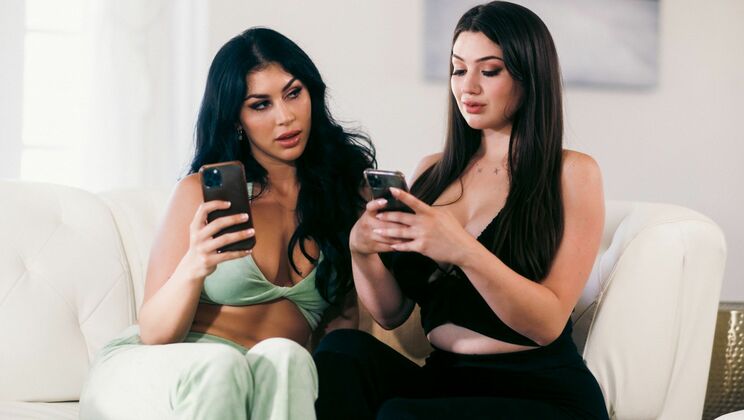 [Mommy'sGirl] - Brunette Lesbians Reconnect