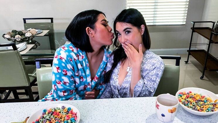 Step-Daughter Lesbian Affair: Mina and Emerald