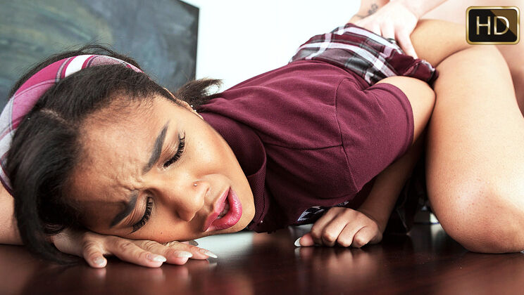 [InnocentHigh] - Schoolgirl Fakes It