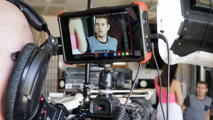 [PrettyDirty] - Unscripted Lust: Valentina and Xander BTS Fun - Valentina Nappi - Xander Corvus