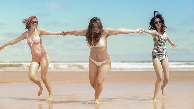 [SouthernSins] - Lesbian Brunettes at the Beach