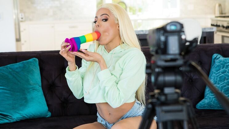 [Brazzers] - Luna Star's Dirty Little Secrets: Sex Toys and More - Luna Star - Markus Dupree