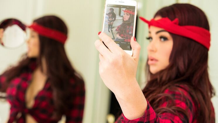 [Brazzers] - Redhead's Selfie Titty Fuck - Skyla Novea - Keiran Lee