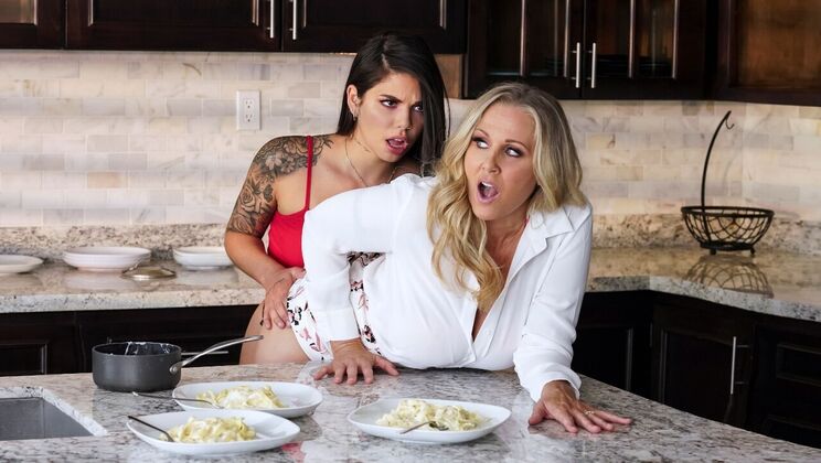 [Brazzers] - Lesbian Desire for Her - Gina Valentina - Julia Ann