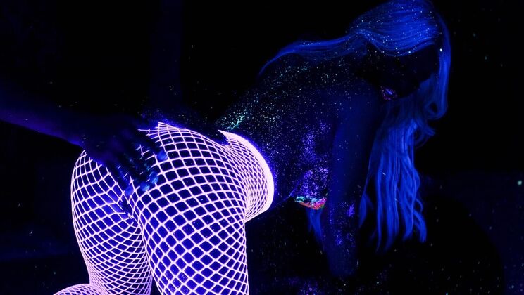 [Brazzers] - Booty Glow - Xander Corvus - Kayla Kayden