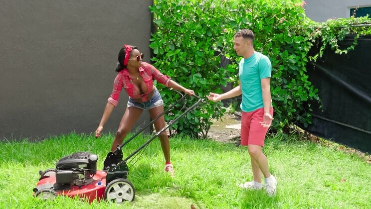 [MilfHunter] - Naomi Foxxx Gets Fucked By Johnny Love - Naomi Foxxx - Johnny Love