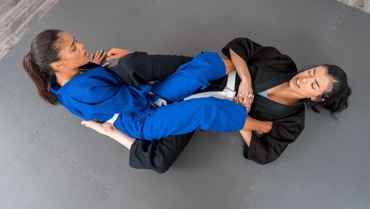 [LookAtHerNow] - Hardcore Latina Self-Protection