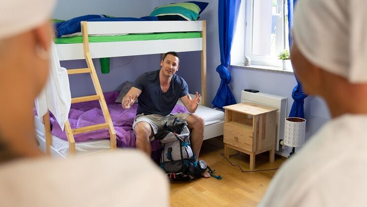 [FakeHostel] - DoubleVision