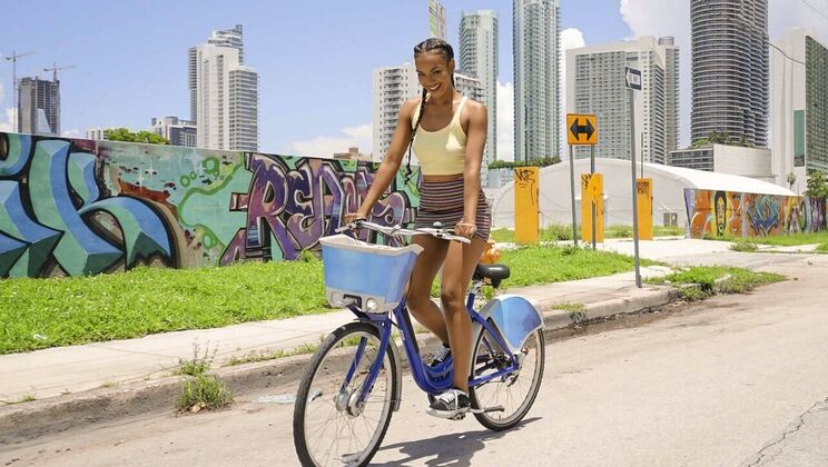 Amateur Athletic Brunette Gets Fucked