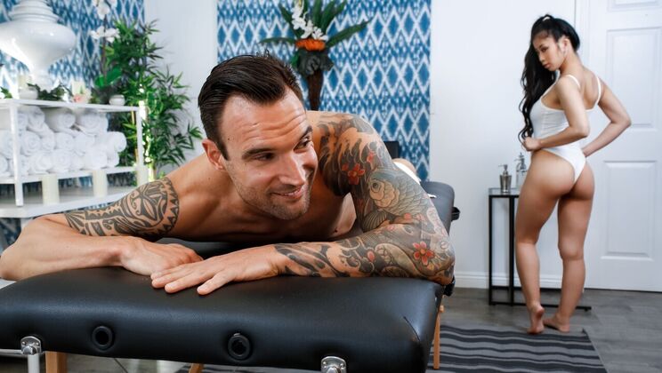 Big Tits Amateur Jade Kush