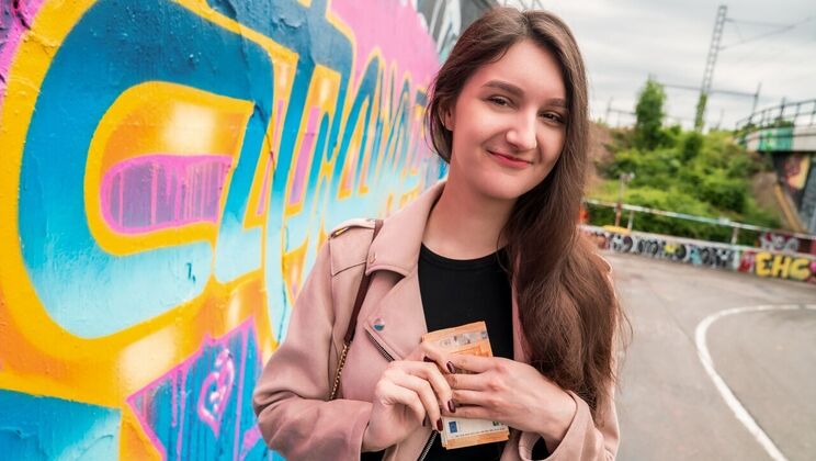 [PublicAgent] - Czech Brunette with Big Appetite