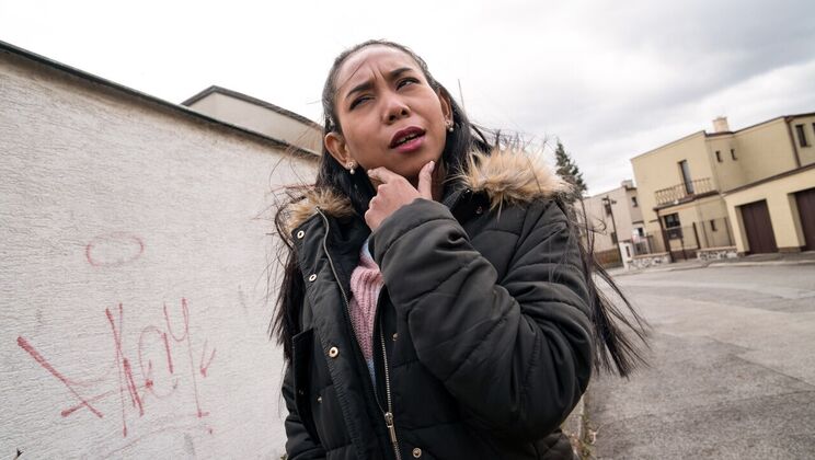 [PublicAgent] - Indonesian Beauty Longs for Dollar Bills