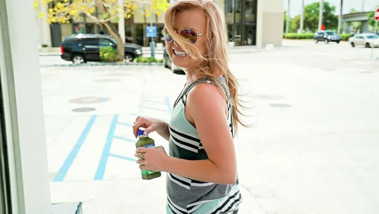 Levi's Lovely Amateur Chick