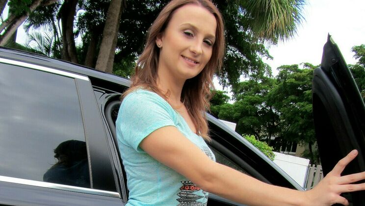 [StrandedTeens] - Indiana Girl Gets Banged in Vehicle - Sadie Leigh