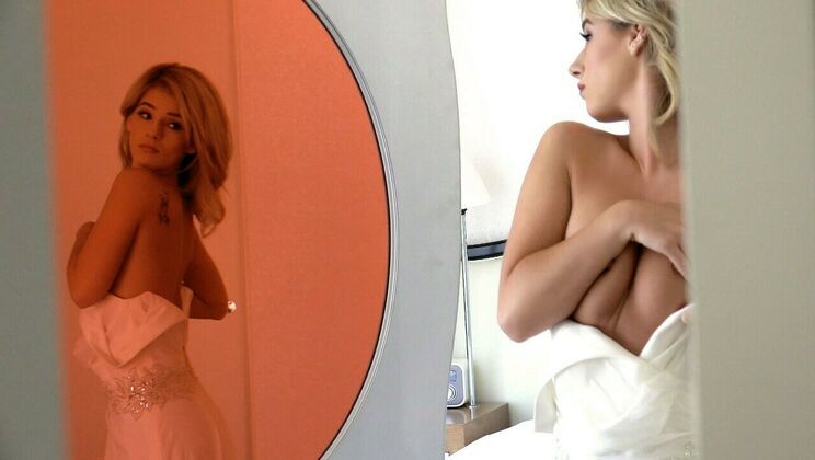 Natural Tits Bridesmaid's Deepthroat