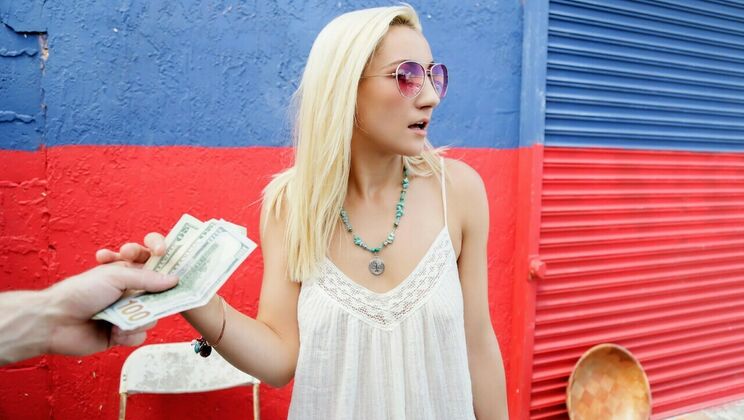 Jade Amber Gets Fucked In Public