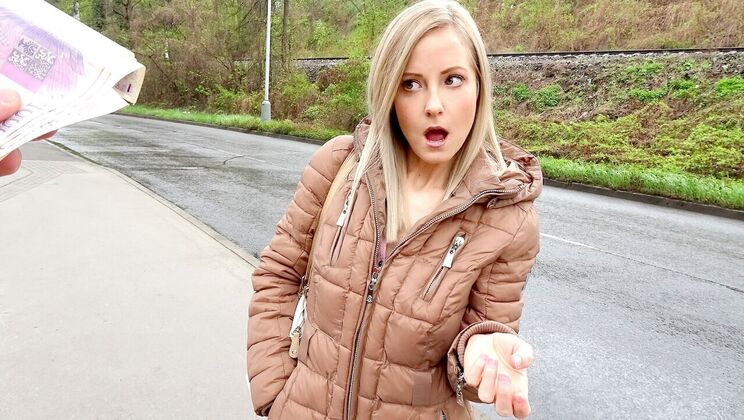 Outdoor Handjob and Blowjob with Sicilia Crane