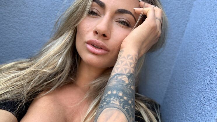 [FakeHubOriginals] - Michaela Isizzu's Solo Balcony Fun