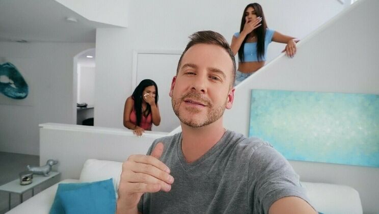 Tattooed Girlfriend Gets Double Blowjob