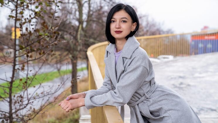 [PublicAgent] - Russian Slut Gets Fucked Hard - Martin Gun - Madison Quinn