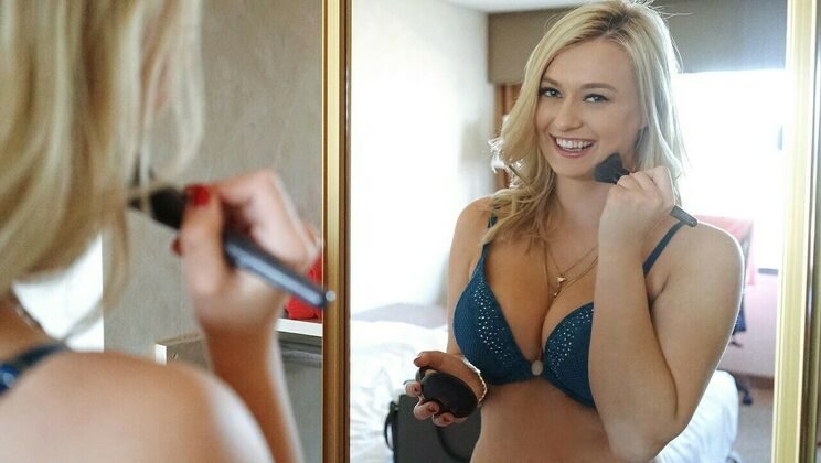 Busty Natalia Starr Oral